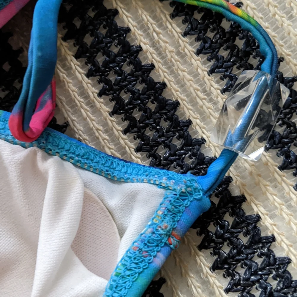 Guess Ruffled Abstract/Multi Triangle Bikini Top, Small - Picture 9 of 9